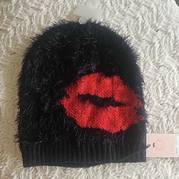 Juicy Couture Beanie And Wallet - Picture 2 of 8